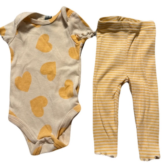 Charlotte & Star 2 Outfit Bundle 3-6M - Picture 3 of 11